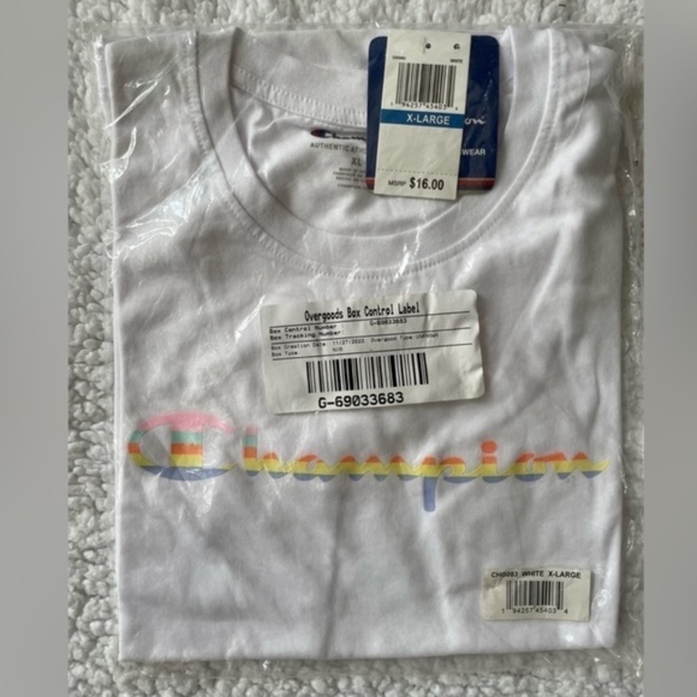 Champion Rainbow logo t-shirt in size XL - Picture 2 of 4